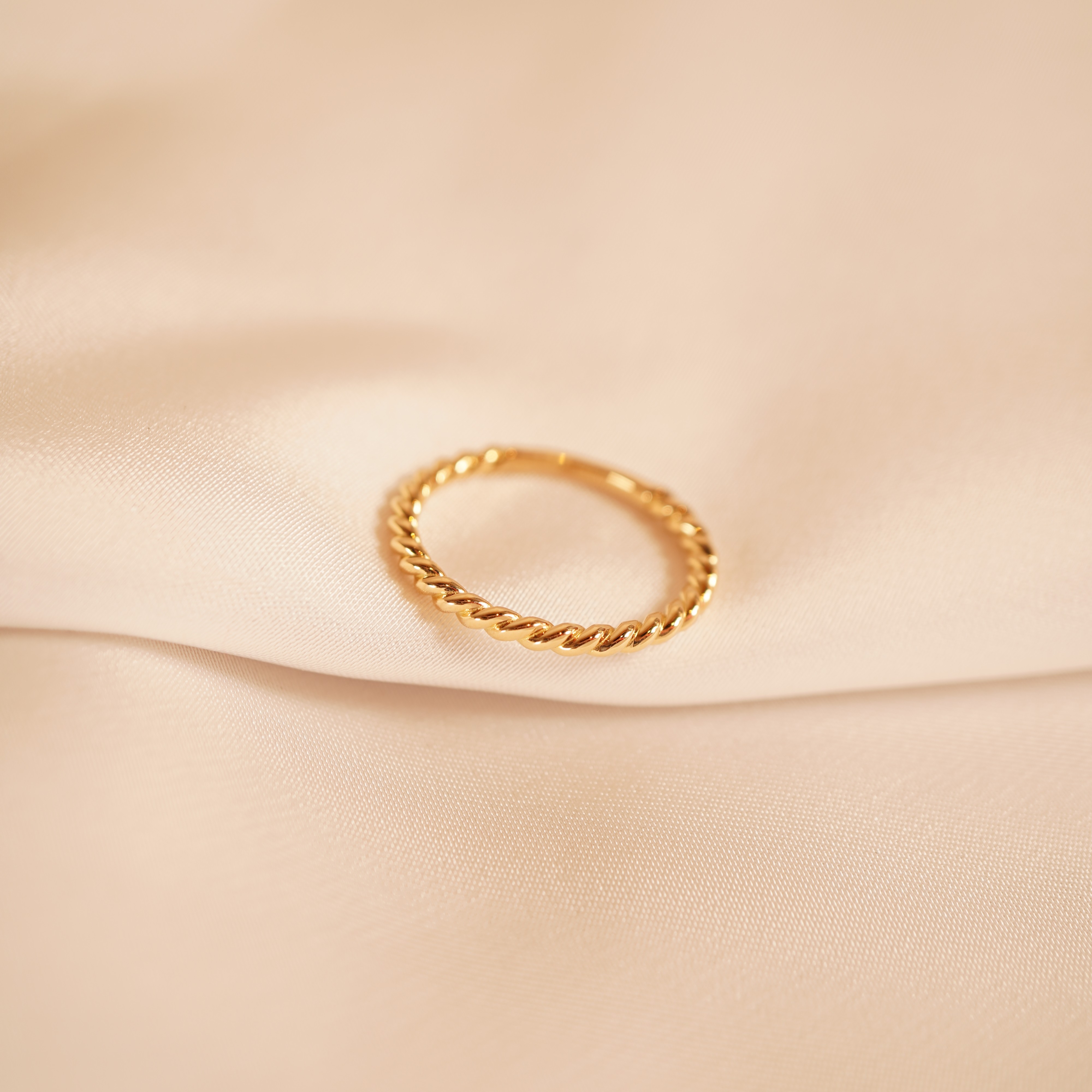 18K Yellow Gold Ring